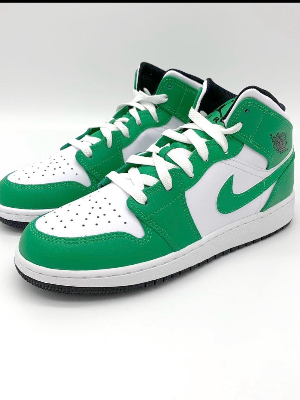 Nike mens Green and White High-Top Sneakers